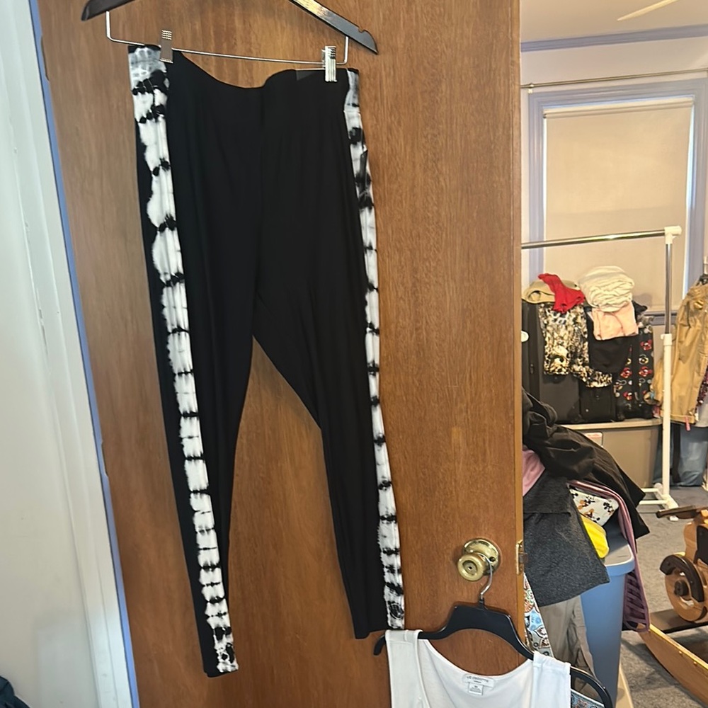 Torrid Black and White Tie-Dye Leggings
